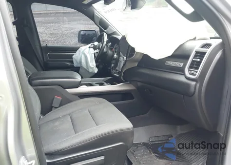 2021 Ram 1500 Big Horn 4X4 5'7 Box z USA, uszkodzony, nr VIN 1C6SRFFT4MN591114